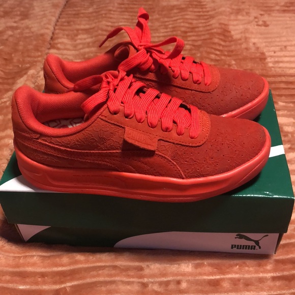 Puma size 5.5 - Picture 2 of 5